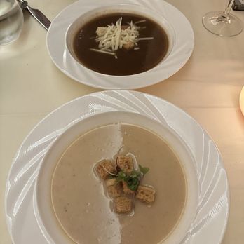 Le Yaca - French onion and cilantro soup - French Near Me - Williamsburg, Virginia Le Yaca - French onion and cilantro soup - French Near Me - Williamsburg, Virginia