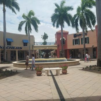 Miromar Outlets - Shopping Centers Near Me - Estero, Florida Miromar Outlets - Shopping Centers Near Me - Estero, Florida