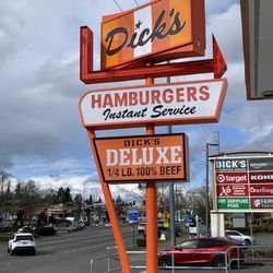 Dick's Drive-In - Sign keeps on a turning, Saturday 9 March 2024.