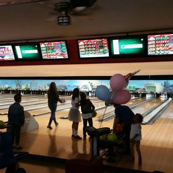 Pinz Bowling Kitchen + Bar - Great time at pinz! - Bowling Near Me - Studio City, California Pinz Bowling Kitchen + Bar - Great time at pinz! - Bowling Near Me - Studio City, California