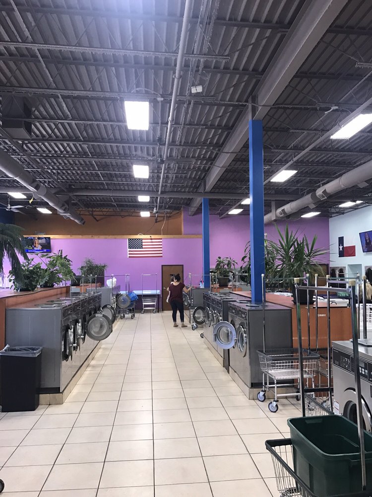 FIESTA WASH AND DRY 150198 NW 11th St, Grand Prairie, Texas