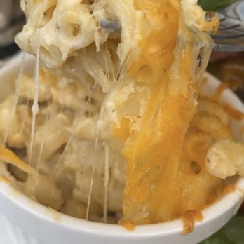 The Beverly - Three cheese Mac n cheese - New American Near Me - Atlanta, Georgia The Beverly - Three cheese Mac n cheese - New American Near Me - Atlanta, Georgia