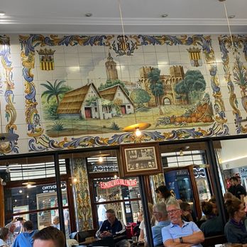 El Kiosko - Inside El Kiosko - Spanish Near Me - Valencia, V