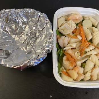 Silver Seafood Restaurant - BN02. Mixed Seafood in a Basket Nest - Seafood Near Me - Chicago, Illinois