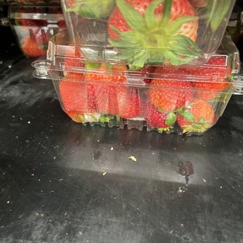 Target - Expired fruit. No one comes to check fresh for freshness. Flowers in the front smell and look terrible. - Department Stores Near Me - San Ramon, California Target - Expired fruit. No one comes to check fresh for freshness. Flowers in the front smell and look terrible. - Department Stores Near Me - San Ramon, California