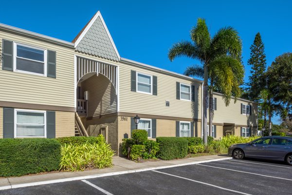 The Lexington by null