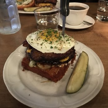Au Cheval - Single burger with hashbrown patties ($4.95), thick cut bacon ($3.50) and fried egg ($1) - Bars Near Me - Chicago, Illinois
