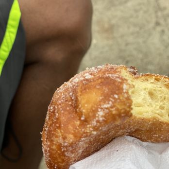 Leonard's Bakery - Soft warm malasada - Bakeries Near Me - Honolulu, Hawaii Leonard's Bakery - Soft warm malasada - Bakeries Near Me - Honolulu, Hawaii