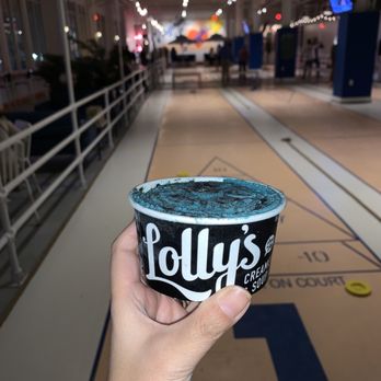 Beachside Social - They serve Lilly's local ice cream! - Cocktail Bars Near Me - Virginia Beach, Virginia