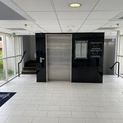 Barry Slone, Ph.D. Solution-Driven Change - Main Lobby
