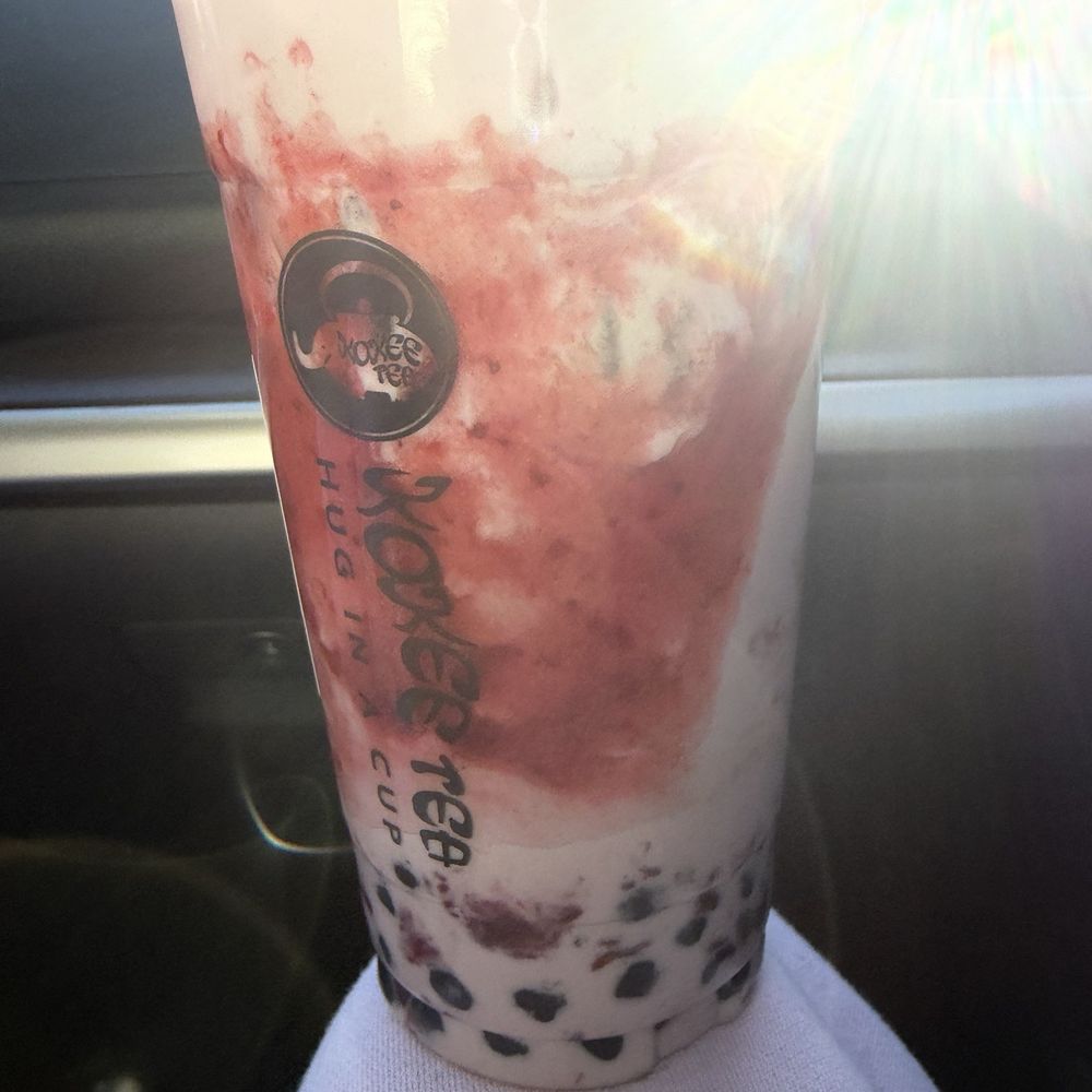 Strawberry Taro Hug w/Boba!