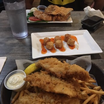 Da Kitchen Maui - Fish & chips and chicken katsu sandwich. Bigger than it looks. - Hawaiian Near Me - Kihei, Hawaii