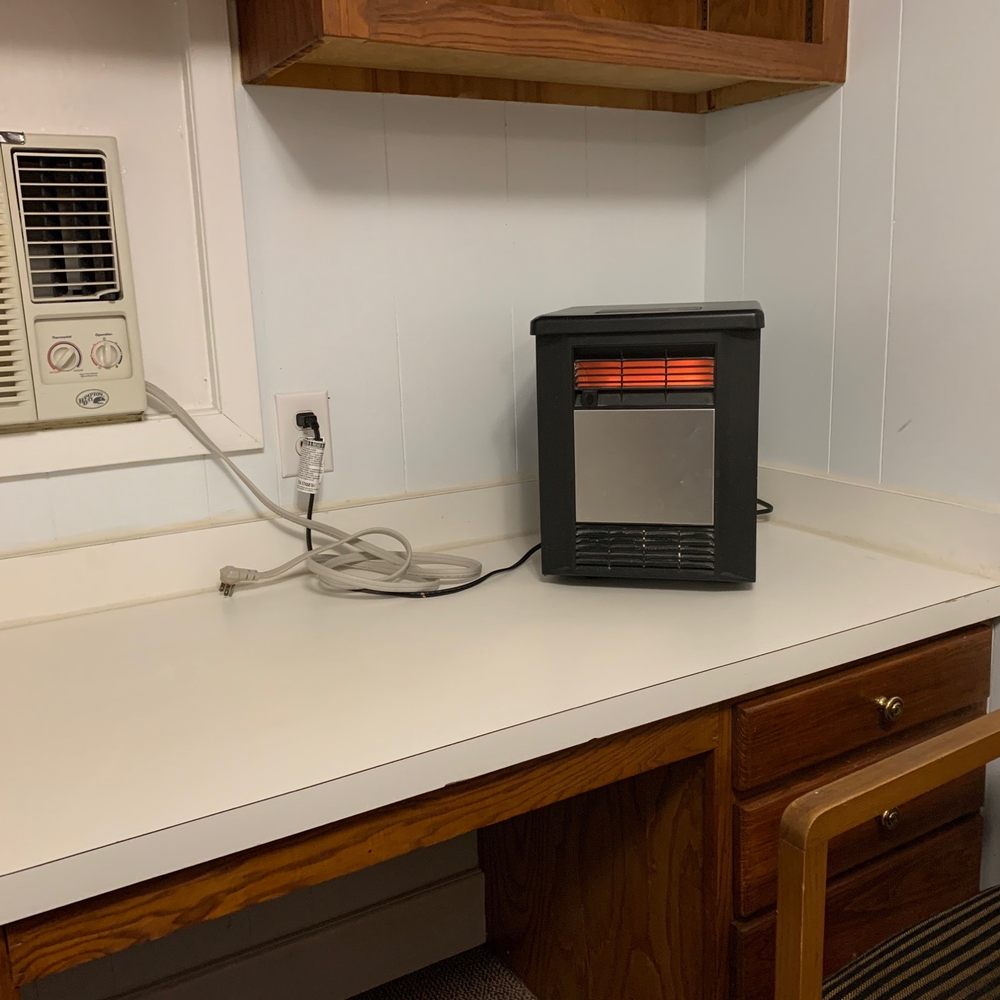 Lakeside Getaway - Space heater used to heat room - Hotels Near Me - Flint, Texas Lakeside Getaway - Space heater used to heat room - Hotels Near Me - Flint, Texas