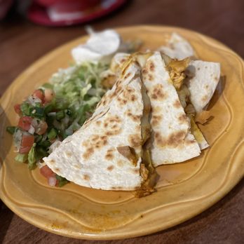 Coyote Cafe - Chicken quesadilla was tasty - Tex-Mex Near Me - Beaver Creek, Colorado Coyote Cafe - Chicken quesadilla was tasty - Tex-Mex Near Me - Beaver Creek, Colorado