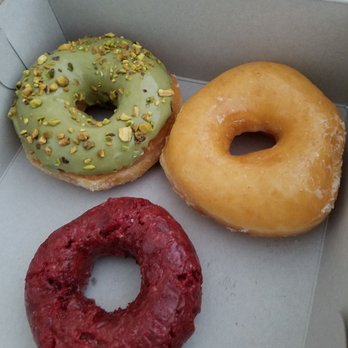 Glaze Doughnuts - Pistachio, glazed, red velvet - Donuts Near Me - Las Vegas, Nevada Glaze Doughnuts - Pistachio, glazed, red velvet - Donuts Near Me - Las Vegas, Nevada
