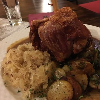 Gasthaus Mutter Hoppe - Braised pork knuckle - German Near Me - Berlin, BE