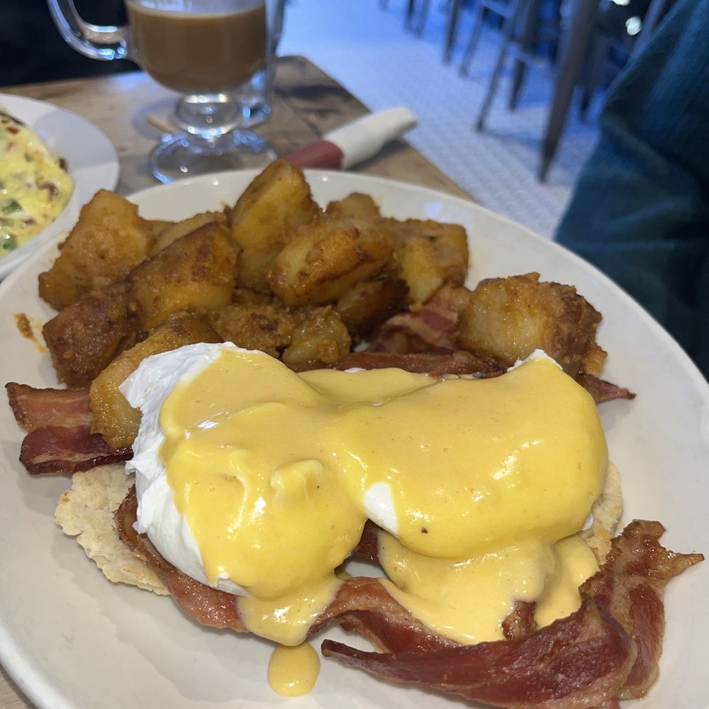 Cafe Luna Astoria - Classic Benny Breakfast - Coffee & Tea Near Me - Astoria, New York Cafe Luna Astoria - Classic Benny Breakfast - Coffee & Tea Near Me - Astoria, New York