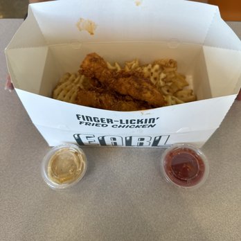 EARL Kapolei - 2 pc chicken box comes with ketchup and chicken sauce - Sandwiches Near Me - Kapolei, Hawaii