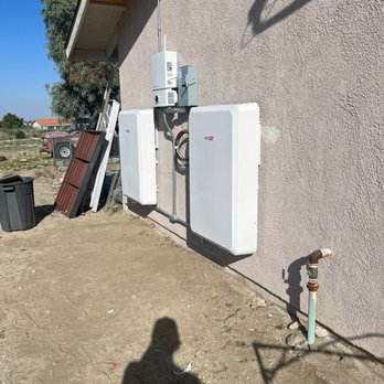 Solana Solar Rey - Solar Edge consumption batteries to keep grid use to a minimum - Solar Installation Near Me Solana Solar Rey - Solar Edge consumption batteries to keep grid use to a minimum - Solar Installation Near Me