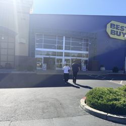 Best Buy - Natomas - Best Buy entrance