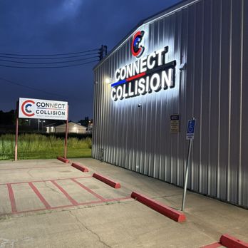 Connect Collision - The outside/front of the building at night - Body Shops Near Me - Houston, Texas Connect Collision - The outside/front of the building at night - Body Shops Near Me - Houston, Texas