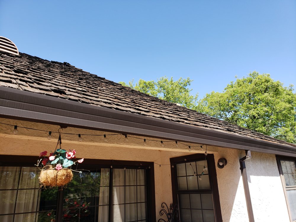 Slide of Bob Jahn's Roofing