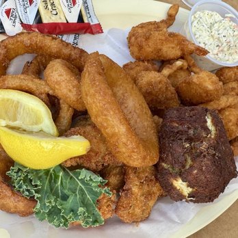 L P Steamers - Fried sampler platter - Seafood Near Me - Baltimore, Maryland