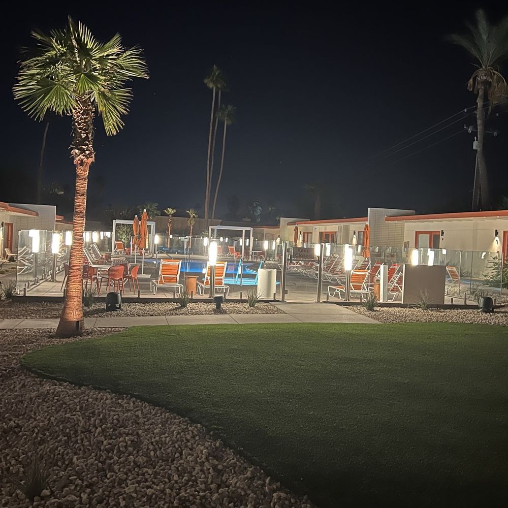 Mojave Resort - I'll admit when I first approached the courtyard I was in disbelief. So quiet and lovely! - Hotels Near Me - Palm Desert, California Mojave Resort - I'll admit when I first approached the courtyard I was in disbelief. So quiet and lovely! - Hotels Near Me - Palm Desert, California