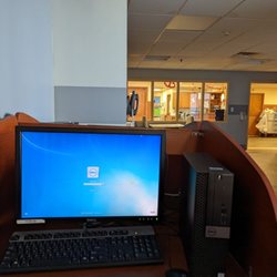 Ivy Hill Rehabilitation & Nursing - Computers to surf the internet or write the next great novel