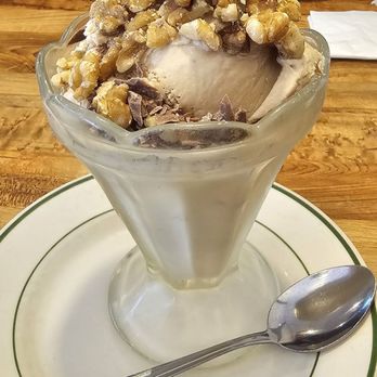 Walt Itgen's Ice Cream Parlour - Ice Cream & Frozen Yogurt Near Me - Valley Stream, New York