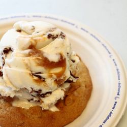 Insomnia Cookies