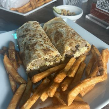 5 Monkeys - Lamb and fries - Sports Bars Near Me - San Antonio, Texas