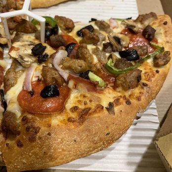 Pizza Hut - Another look. Where are the green pepper & union?? - Chicken Wings Near Me - Honolulu, Hawaii Pizza Hut - Another look. Where are the green pepper & union?? - Chicken Wings Near Me - Honolulu, Hawaii