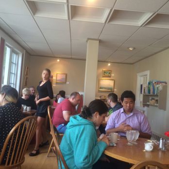 Mae's Cafe & Bakery - Interior - Breakfast & Brunch Near Me - Bath, Maine
