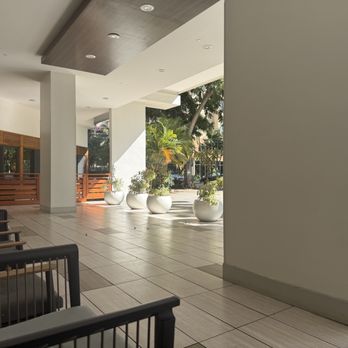 Holiday Inn Express Waikiki - Hotels Near Me - Honolulu, Hawaii