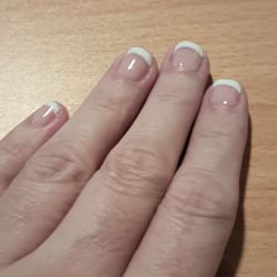 Nail Secrets - French manicure