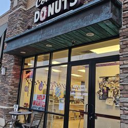 Country Donuts - Outside