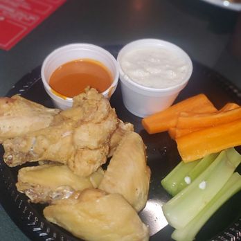 Frasher's Smokehouse - Chicken wings with sauce on tne side - Barbeque Near Me - Phoenix, Arizona