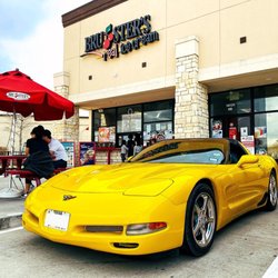 Bruster's Real Ice Cream - Great fun on a beautiful day having some tasty ice cream.