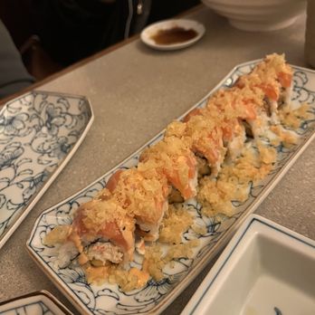 Shinano - Mango crunch roll - Sushi Bars Near Me - Monterey Park, California Shinano - Mango crunch roll - Sushi Bars Near Me - Monterey Park, California