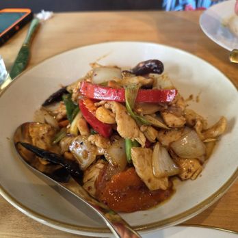 Sweet Lime Thai Cuisine - Cashew chicken - Thai Near Me - San Francisco, California Sweet Lime Thai Cuisine - Cashew chicken - Thai Near Me - San Francisco, California
