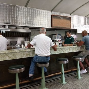 Quaker Diner - Locals and tavelers enjoy the friendly staff! - Breakfast & Brunch Near Me - West Hartford, Connecticut Quaker Diner - Locals and tavelers enjoy the friendly staff! - Breakfast & Brunch Near Me - West Hartford, Connecticut