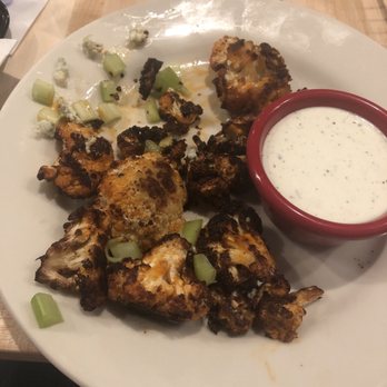 Old Chicago Pizza + Taproom - 4 florets  look how it sizes up to the ranch (why would I need that much ranch!) everything is Literally burnt!!  So awful and $9! - Pizza Near Me - Chandler, Arizona