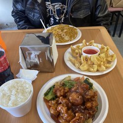 Li Chinese Restaurant - Shrimp 27. Shrimp Fried Rice Coke D4. Shrimp, Chicken with Mixed Vegetable 5. Crab Rangoon (6)