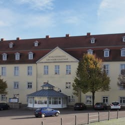 Schlosshotel Großer Gasthof van der Valk - Portalansicht