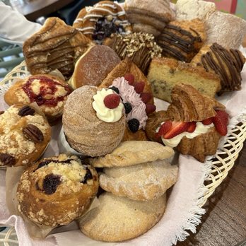 Cucharita - Sweet bread they bring the basket to you - Bakeries Near Me - Houston, Texas