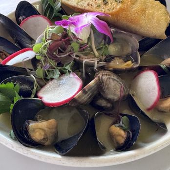 Santa Barbara FisHouse - Mussels and clams - Seafood Near Me - Santa Barbara, California