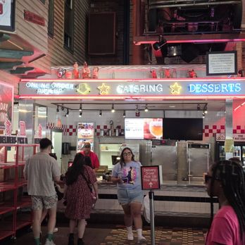 Portillo's & Barnelli's Chicago - Hot Dogs Near Me - Chicago, Illinois Portillo's & Barnelli's Chicago - Hot Dogs Near Me - Chicago, Illinois