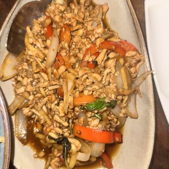 Ben Thai Cafe - Gra - prao - Thai Near Me - San Francisco, California