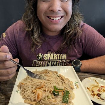 Fulin's Asian Cuisine - Cantonese Chow Fun - Asian Fusion Near Me - Ooltewah, Tennessee